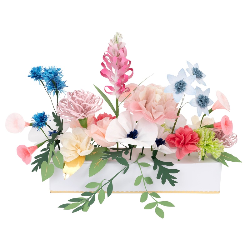 Hazel Gardiner Spring & Summer Table Centerpiece